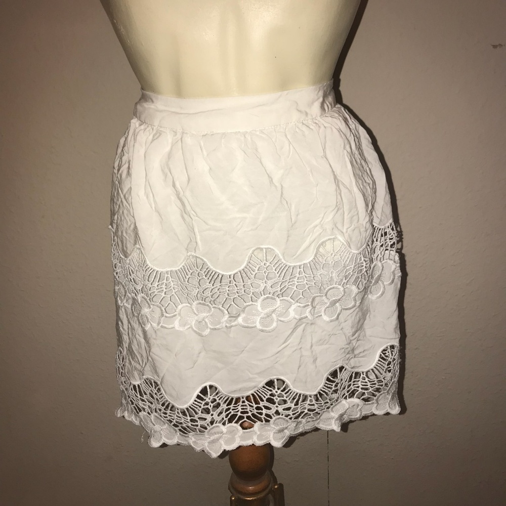 Forever 21 Boho Peasant Style White Lacey Skirt